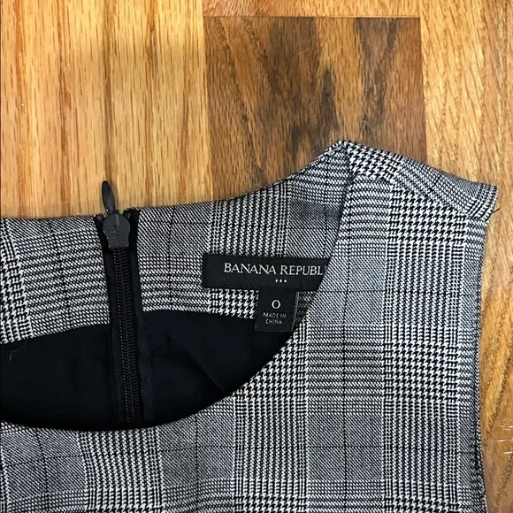 Banana Republic Gray Plaid Midi Dress - Picture 2 of 4